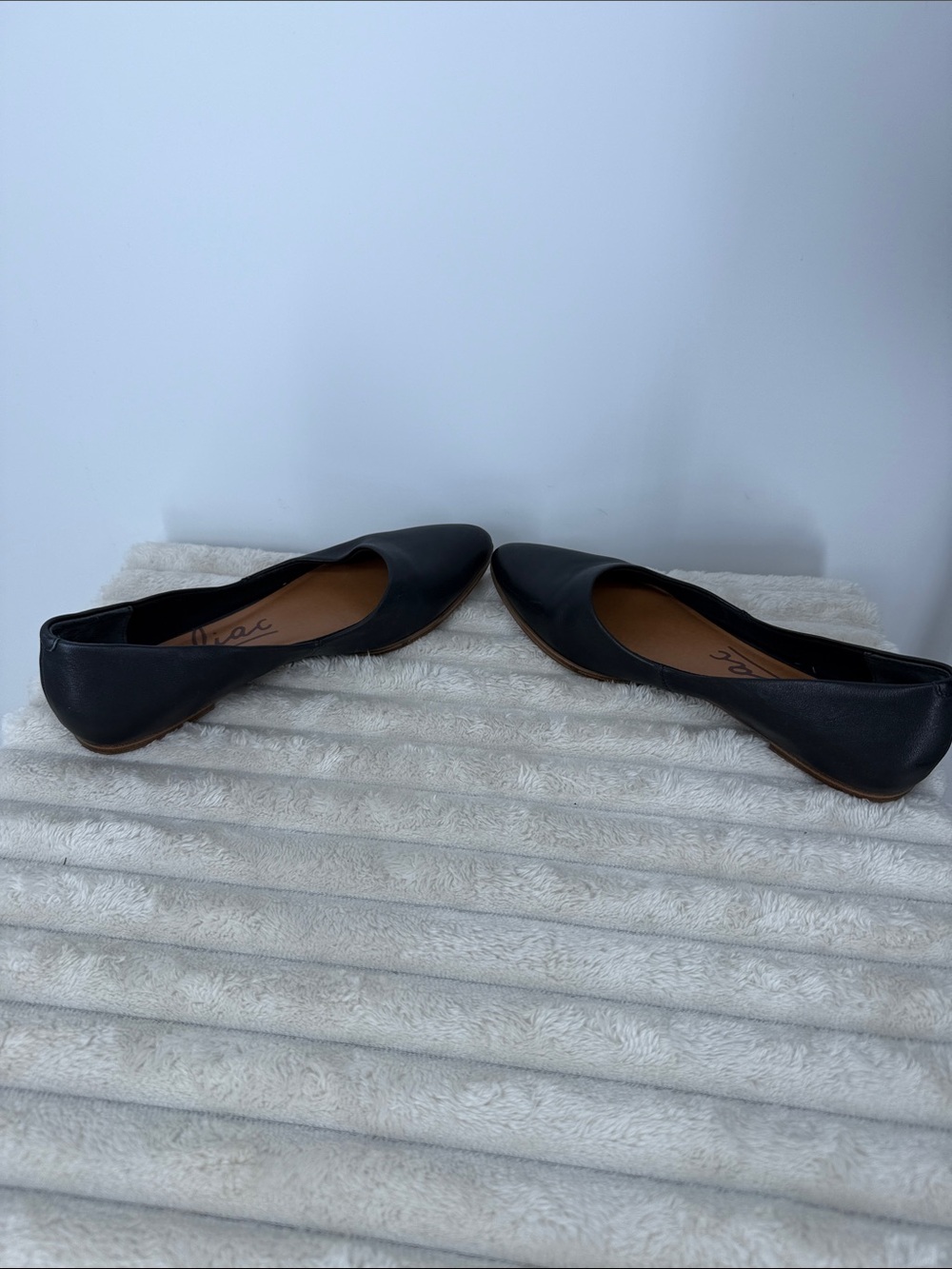Zodiac women's "Hill" pointed toe flats in black leather size 7.5 - Picture 7 of 8